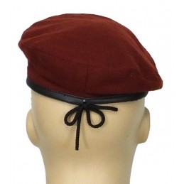 Small, maroon (krapovy) beret - "tear"