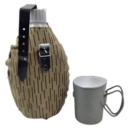 NVA canteen with cover, cup...